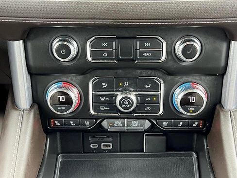 Used 2021 GMC Yukon SLT w/ SLT Premium Package image 37
