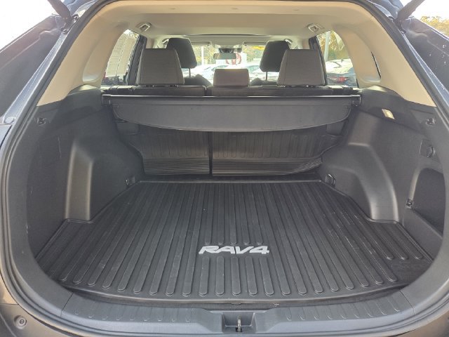 Used 2024 Toyota RAV4 XLE AWD/4WD image 7