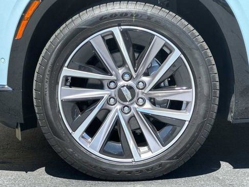 New 2026 Cadillac Vistiq Sport w/ LPO, Floor Liner Package image 26