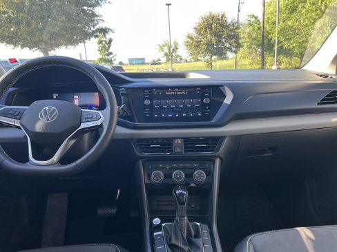 Certified 2023 Volkswagen Taos SE w/ Panoramic Sunroof Package FWD image 27