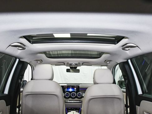 Used 2022 Mercedes-Benz GLB 250 4MATIC image 73
