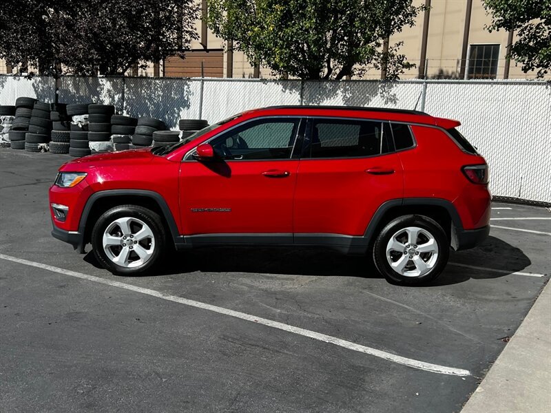 Used 2017 Jeep Compass Latitude w/ Popular Equipment Group AWD/4WD image 4