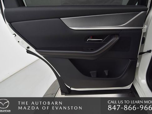New 2025 MAZDA CX-70 Plug-In Hybrid w/ Premium Pkg image 30