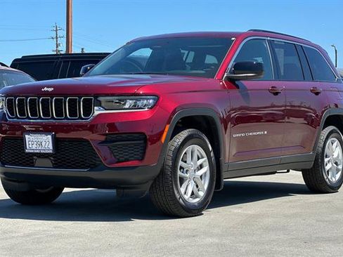 Used 2025 Jeep Grand Cherokee Laredo X w/ Luxury Tech Group I AWD/4WD image 7