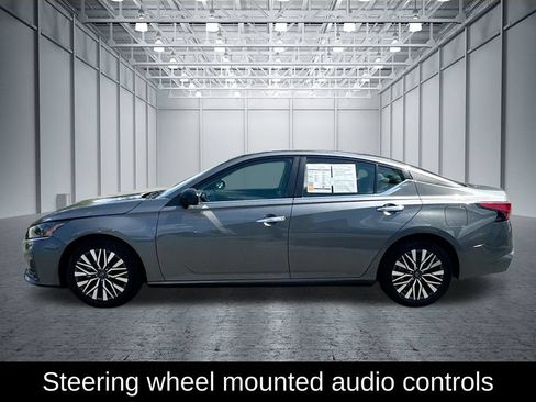 Certified 2025 Nissan Altima 2.5 SV FWD image 4