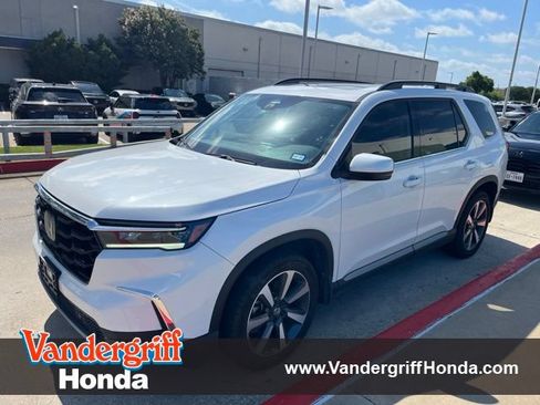Used 2023 Honda Pilot Touring image 1