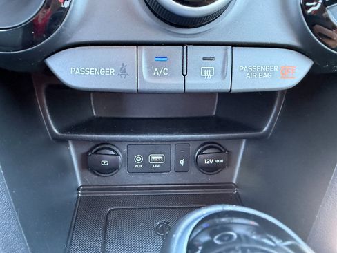Used 2020 Hyundai Kona SEL Plus AWD/4WD image 25