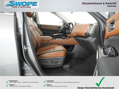 Used 2024 Nissan Pathfinder Platinum AWD/4WD image 9