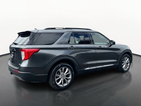 Used 2020 Ford Explorer XLT w/ Equipment Group 202A AWD/4WD image 3