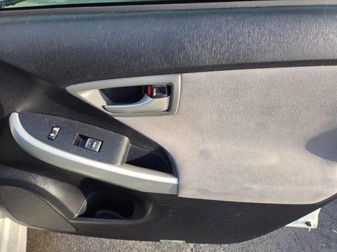 Used 2012 Toyota Prius Plug-In Hybrid image 15