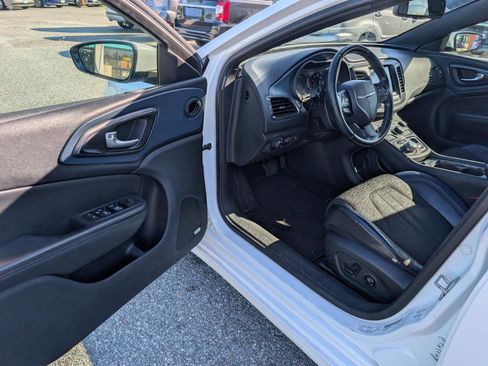 Used 2015 Chrysler 200 S w/ Navigation & Sound Group I image 11