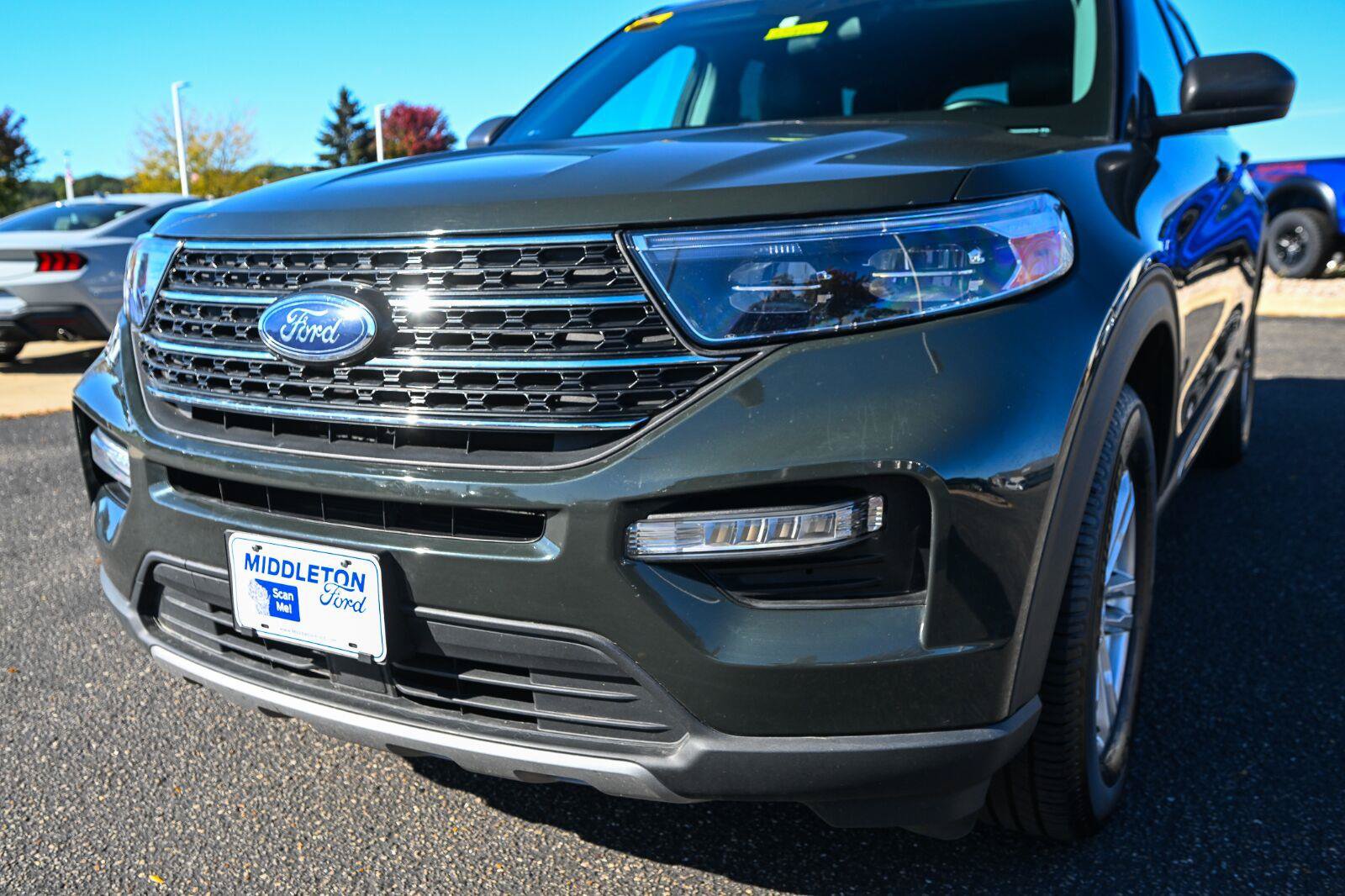 Used 2022 Ford Explorer XLT w/ Equipment Group 202A AWD/4WD image 11