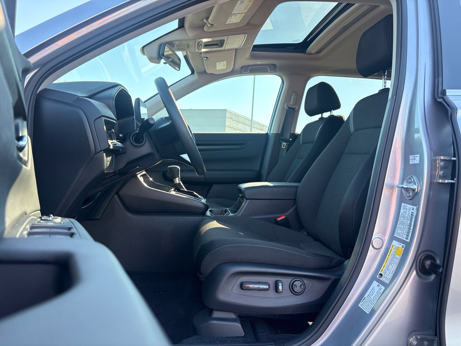 Used 2025 Honda CR-V EX image 6