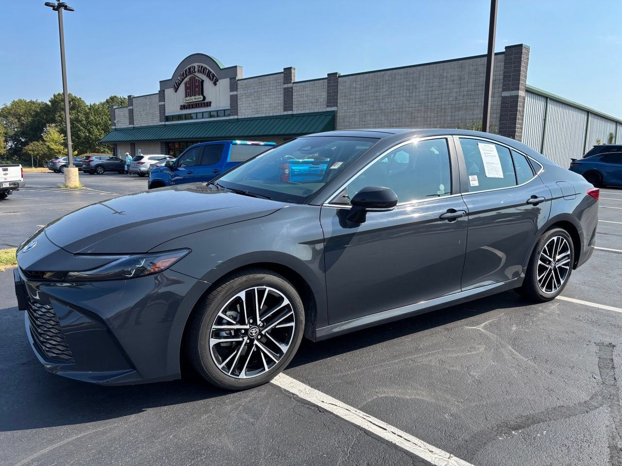 Used 2026 Toyota Camry XLE FWD image 7