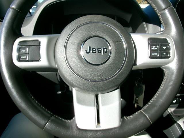 Used 2017 Jeep Compass High Altitude AWD/4WD image 18