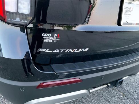 Used 2025 Ford Explorer Platinum image 30