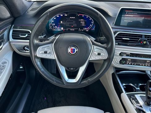 Used 2022 BMW ALPINA B7 xDrive w/ Luxury Rear Seating Package image 15
