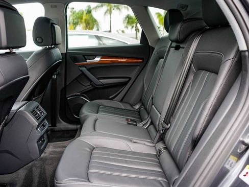 Used 2023 Audi Q5 2.0T Premium w/ Convenience Package image 17