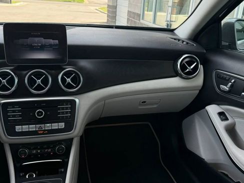 Used 2019 Mercedes-Benz GLA 250 w/ Premium Package image 17