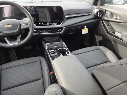 New 2026 Chevrolet Equinox LT w/ Convenience Package II image 32