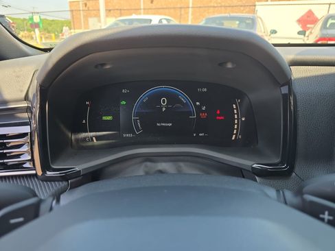 Used 2025 Toyota Camry SE FWD image 18
