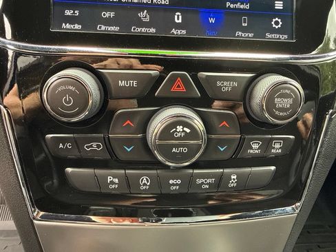 Used 2021 Jeep Grand Cherokee Laredo X AWD/4WD image 31
