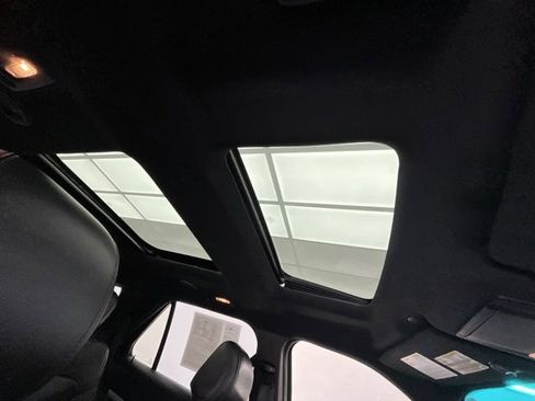 Used 2016 Ford Explorer XLT w/ Equipment Group 202A image 7