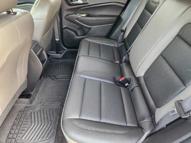 Used 2025 Chevrolet Trax ACTIV w/ Sunroof Package FWD image 36