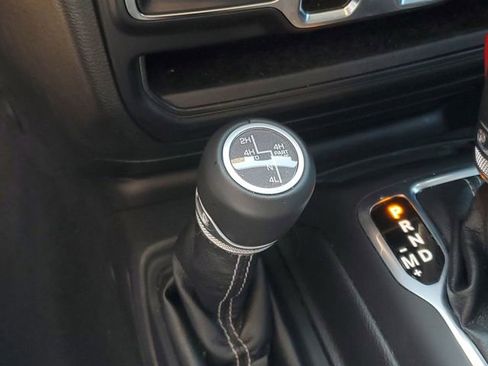 Used 2022 Jeep Wrangler Unlimited Sahara AWD/4WD image 5