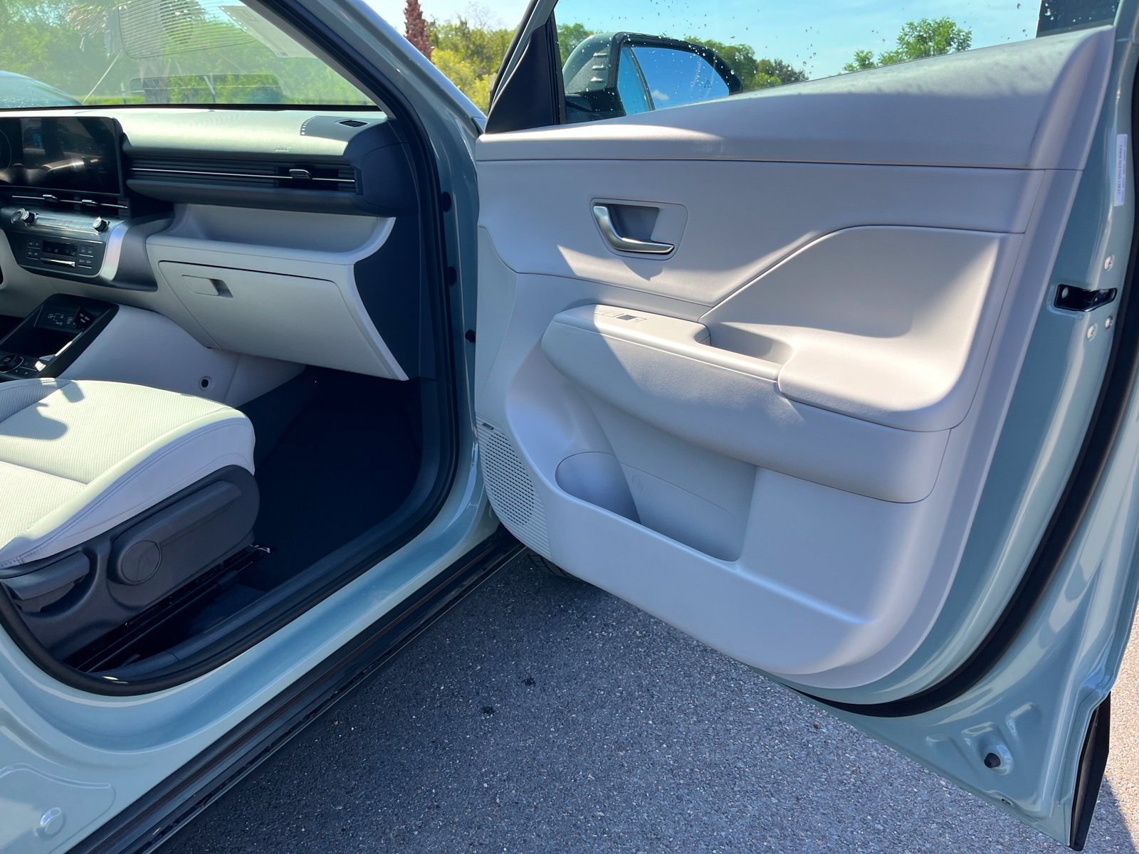 New 2027 Hyundai Kona Limited FWD image 20