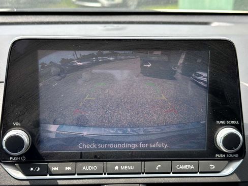 Used 2022 Nissan Altima 2.5 SV image 18