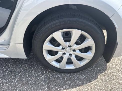 Used 2025 Toyota Corolla LE image 11