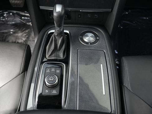 Used 2021 Nissan Armada SV w/ SV Appearance Package image 35