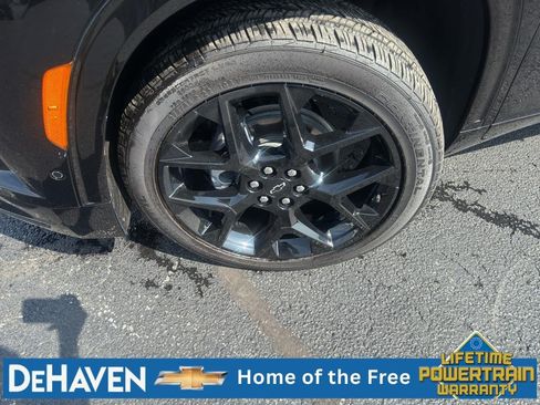 Used 2025 Chevrolet Traverse RS w/ LPO, Floor Liner Package AWD/4WD image 10