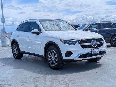 Used 2026 Mercedes-Benz GLC 300 4MATIC image 3