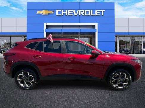 Certified 2024 Chevrolet Trax LT w/ Driver Confidence Package FWD image 6