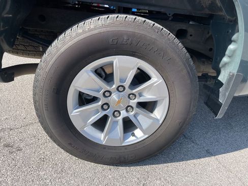 Used 2025 Chevrolet Silverado 1500 LT AWD/4WD image 44