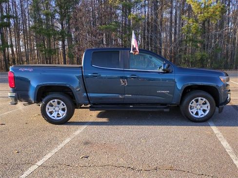 Used 2020 Chevrolet Colorado LT w/ LT Convenience Package image 3