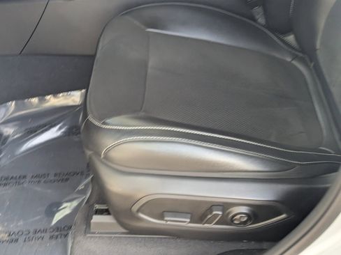 Used 2023 Jeep Grand Cherokee L Altitude image 28