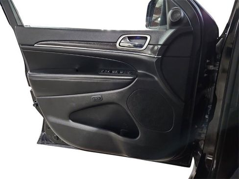 Used 2018 Jeep Grand Cherokee Limited w/ Trailer Tow Group IV image 19