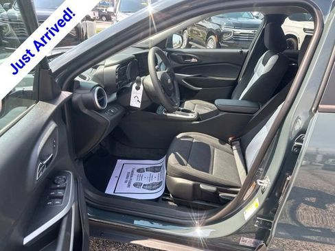 New 2026 Chevrolet Trax LS w/ LS Convenience Package FWD image 16