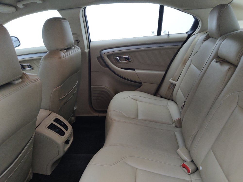 Used 2014 Ford Taurus SE FWD image 18