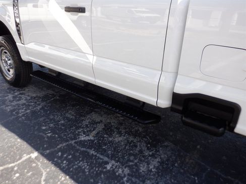 Used 2024 Ford F250 XL w/ FX4 Off-Road Package AWD/4WD image 11