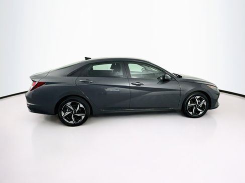 Used 2023 Hyundai Elantra SEL w/ Convenience Package FWD image 10