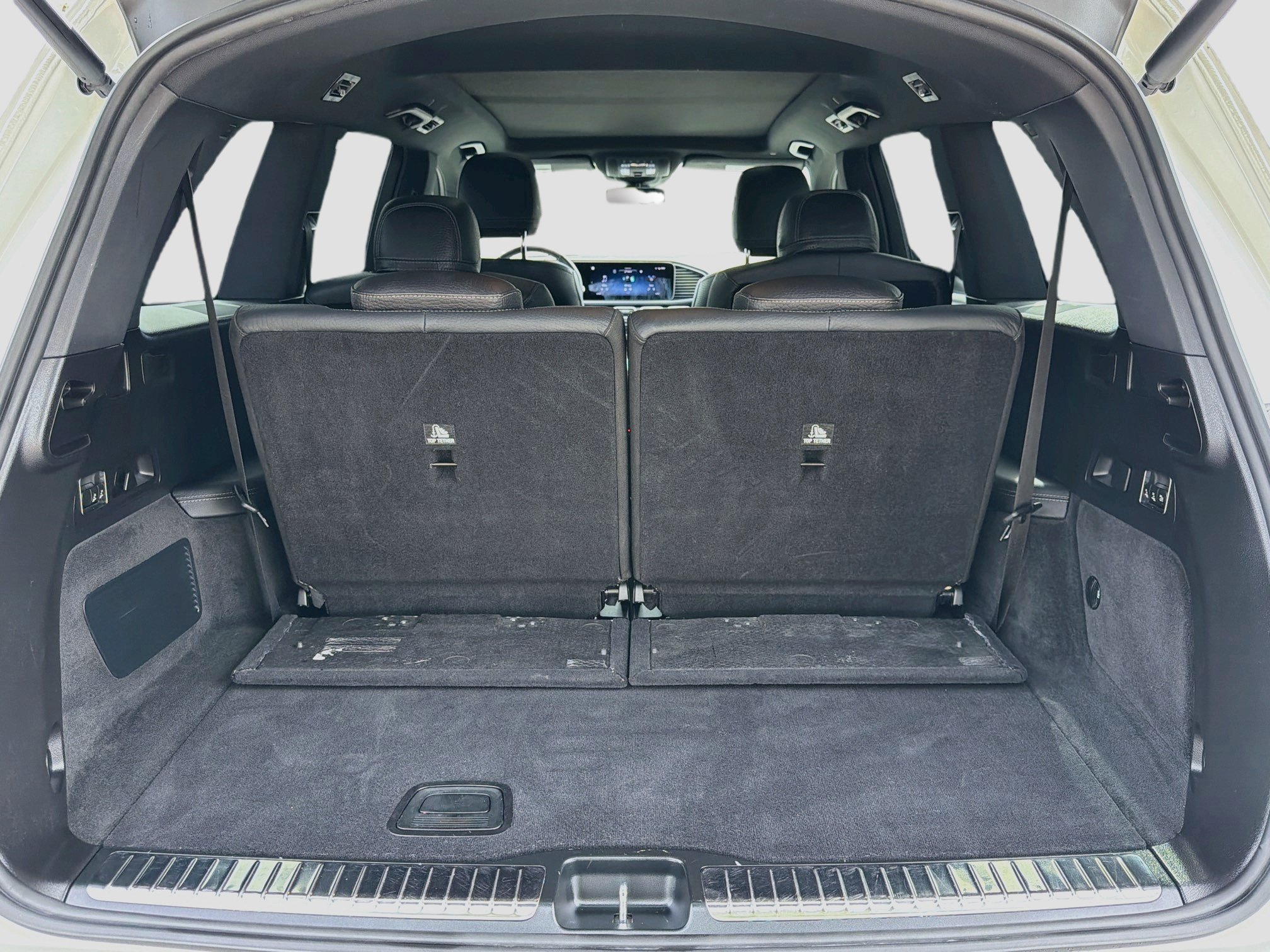 Used 2024 Mercedes-Benz GLS 450 4MATIC image 28