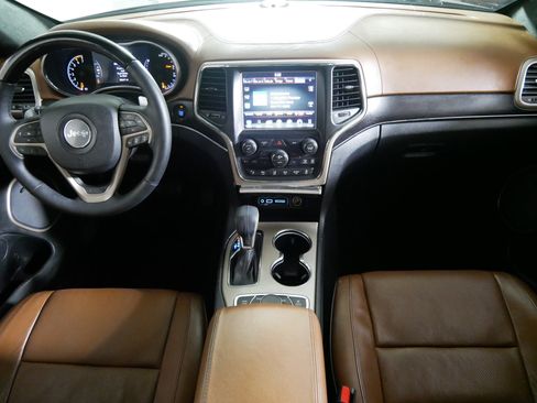 Used 2017 Jeep Grand Cherokee Summit AWD/4WD image 10