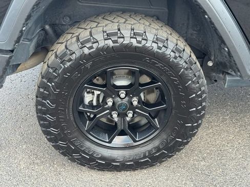 Certified 2024 Jeep Wrangler Unlimited AWD/4WD image 12