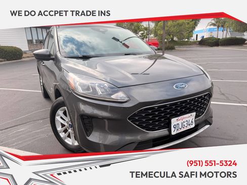 Used 2020 Ford Escape SE FWD image 1
