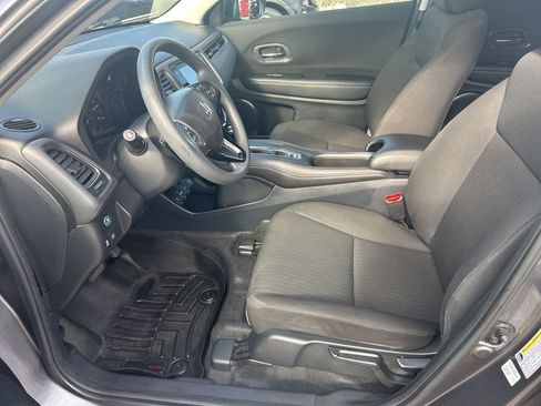 Used 2018 Honda HR-V EX image 16