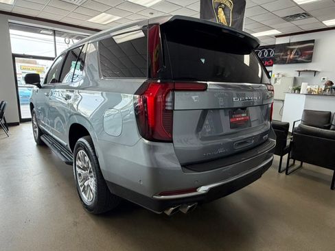 Used 2025 GMC Yukon Denali AWD/4WD image 11